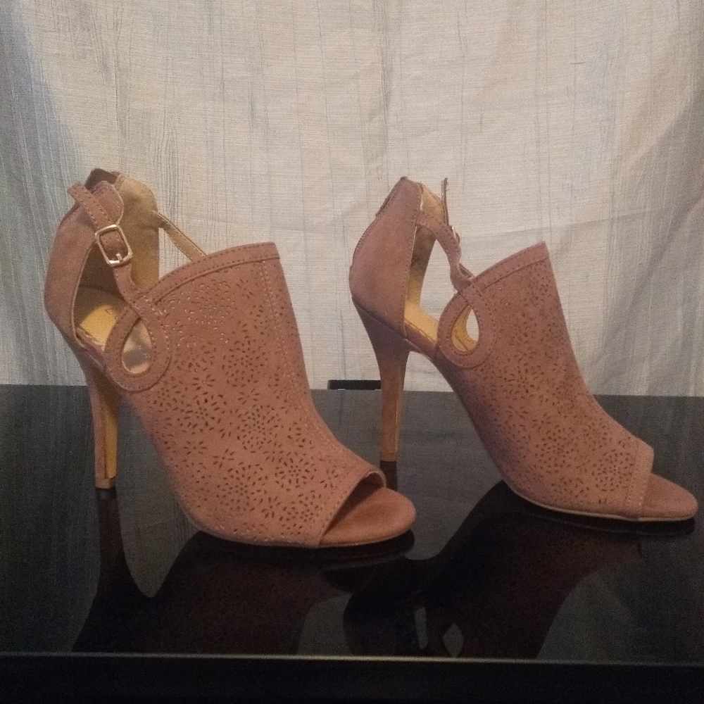 COPY - New in Box Lauren Conrad Heels